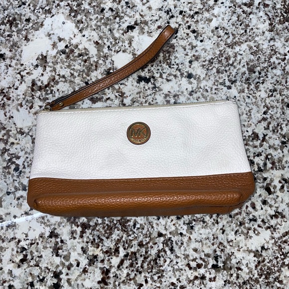 Michael Kors Medium Wristlet in White and Camel - Picture 1 of 2